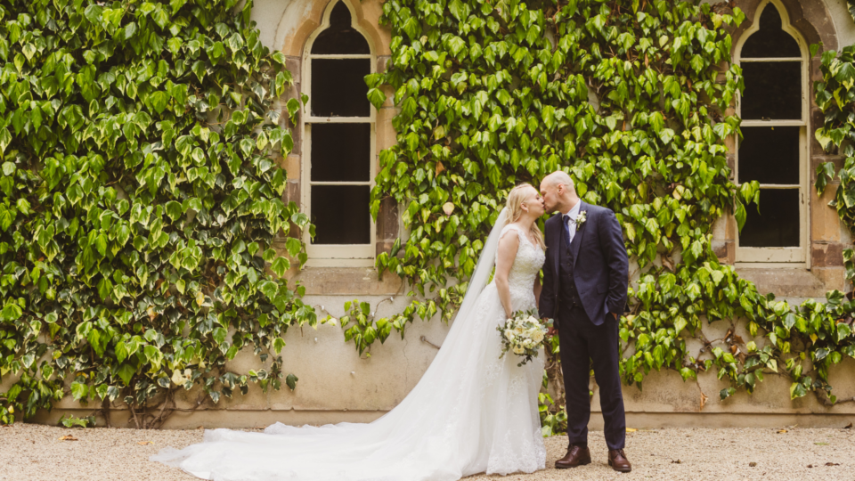 Amy and James 1920×1080 size